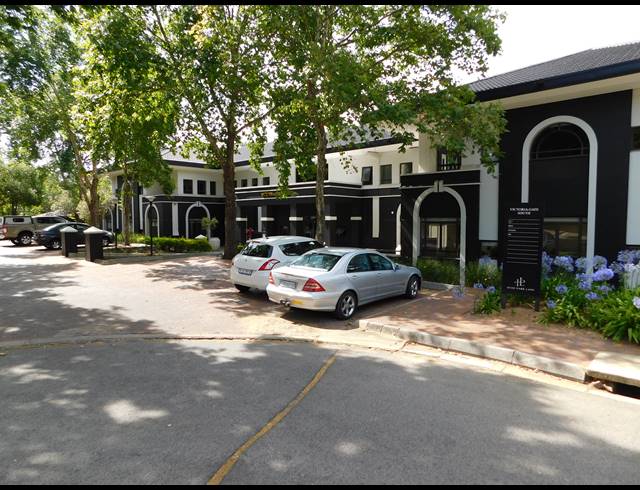 724M² OFFICE TO LET IN HYDE PARK